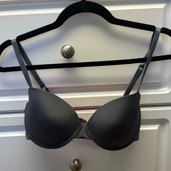 George Bra 🩶 - Picture 1 of 4